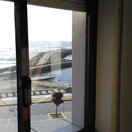 Farol Do Portinho 招待所 3*