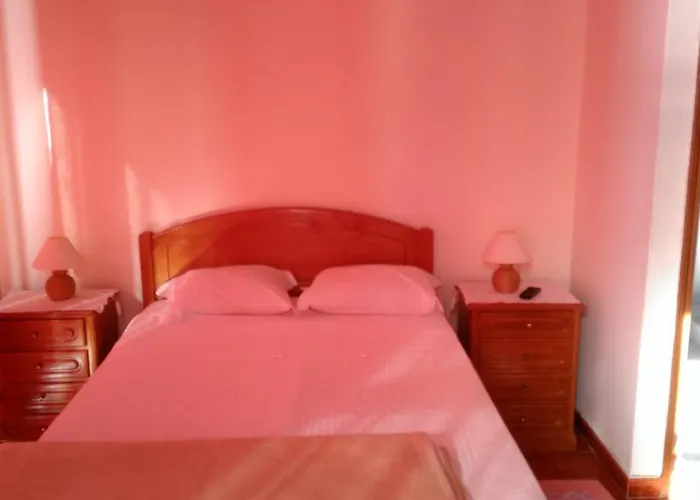 Farol Do Portinho ヴィラ・プライア・デ・アンコラ